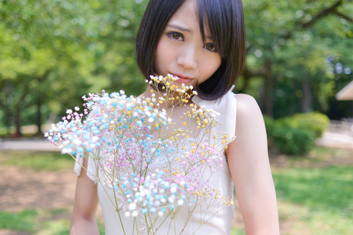 女優の緑川静香(27)が『すもももももも！ピーチCAFE』でデルタパンチラ012