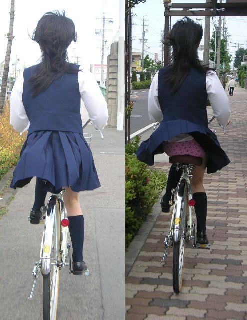 自転車乗ってるミニスカの子は絶対わざとパンツ見せている019