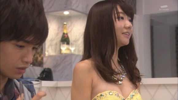 【胸チラ】AKBG乳メンのちんこピンコ勃ち谷間エロ画像061