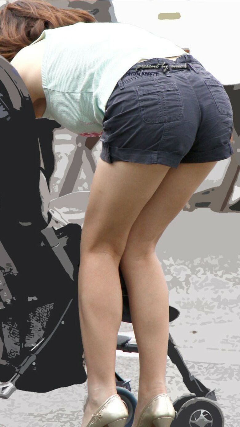 【盗撮】短いスカートの女の子のパンツを後ろから隠し撮り！丸見えすぎｗ092