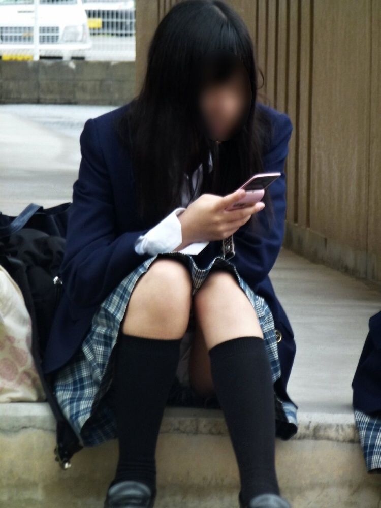 【JKパンチラ】羞恥心というものを知らない女子校生が多すぎる011