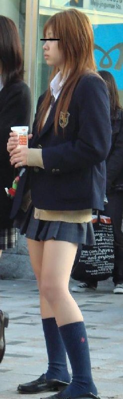 登下校中の女子高生の画像007