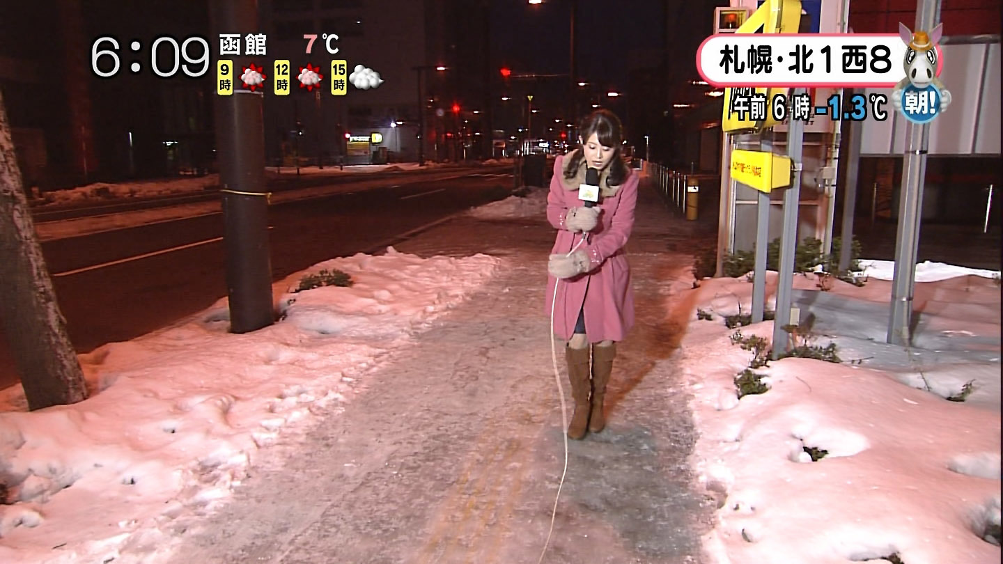 北海道の大家彩香アナが凍結路で転倒し開脚パンチラ※gif動画あり005