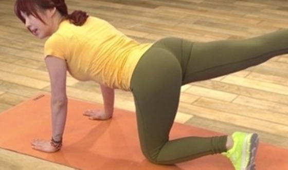 スポーツジムで筋トレしてる美女のムチ尻エロすぎwww030
