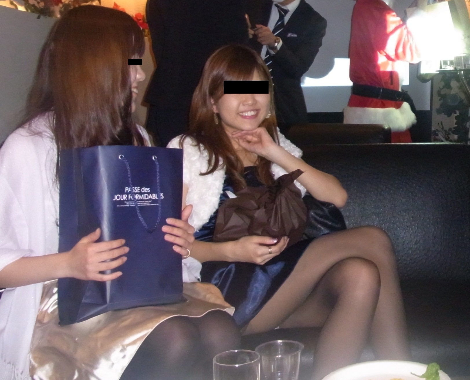 結婚式とかのパーティドレスでパンチラしてる素人さんw005