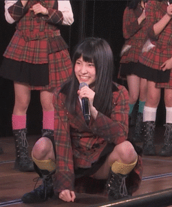 アイドルがパンチラする瞬間をGIFでお届け!005