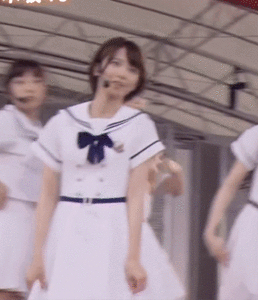 アイドルがパンチラする瞬間をGIFでお届け!006