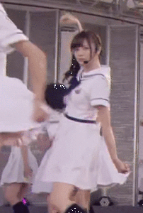 アイドルがパンチラする瞬間をGIFでお届け!011