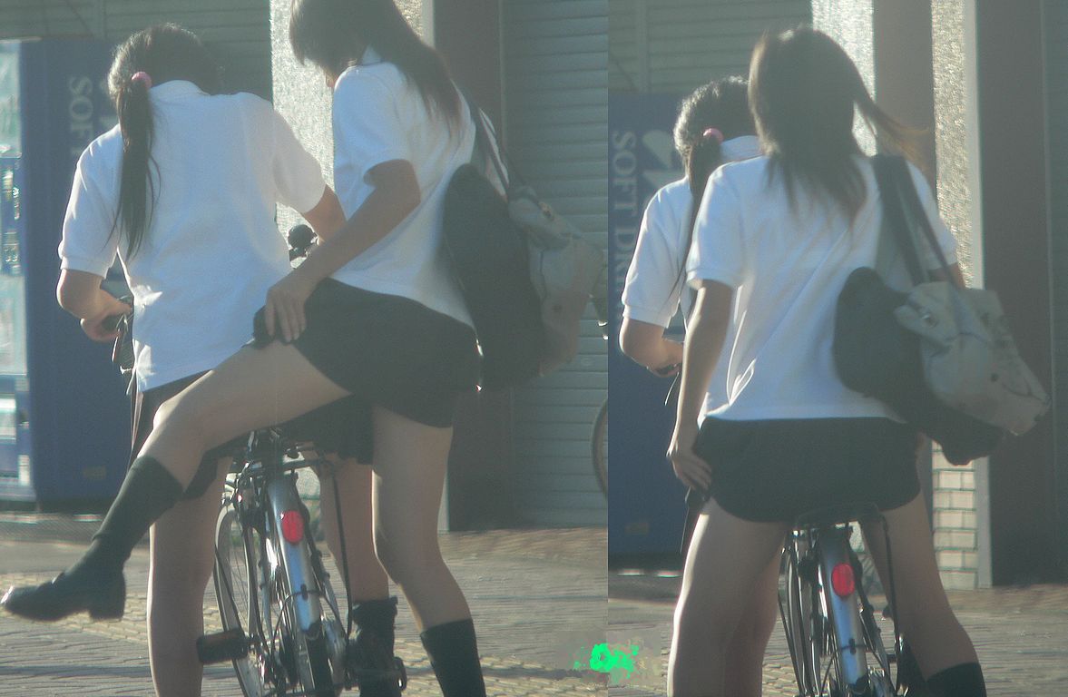 【自転車パンチラ】ミニスカで自転車乗ってる痴女達を隠し撮りｗｗｗ003