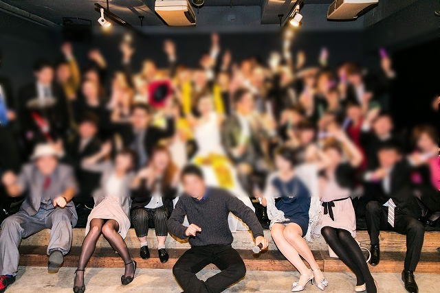 結婚式 パンチラ!参加している友だちとかのパンツが抜けちゃいます♡逆さ撮りもあるぜ!!008