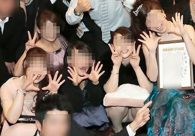 結婚式 パンチラ!参加している友だちとかのパンツが抜けちゃいます♡逆さ撮りもあるぜ!!016