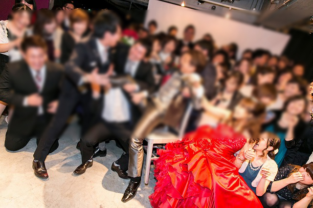 結婚式 パンチラ!参加している友だちとかのパンツが抜けちゃいます♡逆さ撮りもあるぜ!!021
