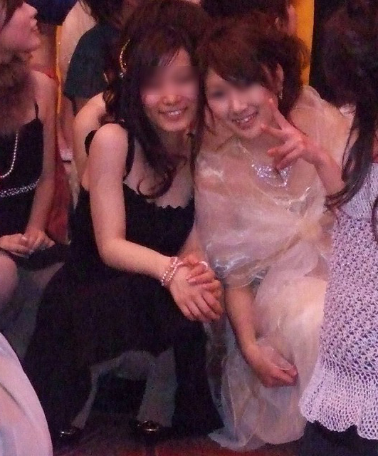 結婚式 パンチラ!参加している友だちとかのパンツが抜けちゃいます♡逆さ撮りもあるぜ!!025