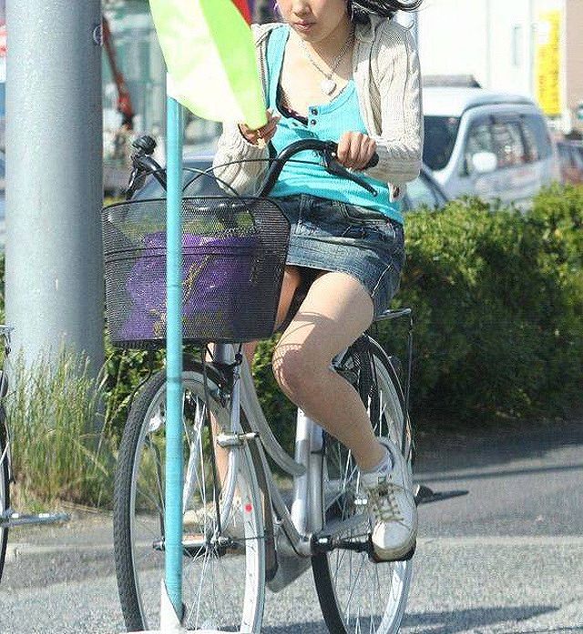 【自転車 パンチラ】チャリチラを久しぶりにうPしてみてた！ヾ(*´∀｀*)ﾉｷｬｯｷｬ002