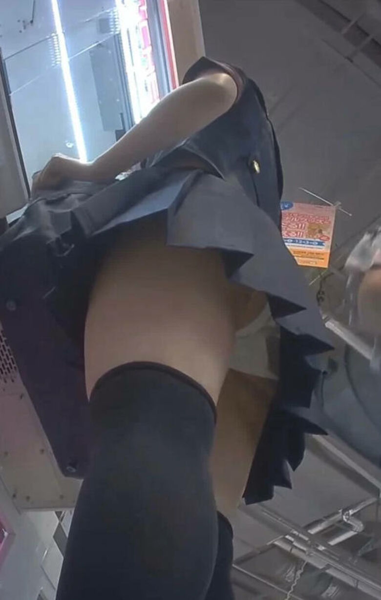 渋谷パンチラハロウィンのパンツ動画像124枚！コスプレ女子のエッチな下着に太もも 生足がエロくて抜ける!!047枚目