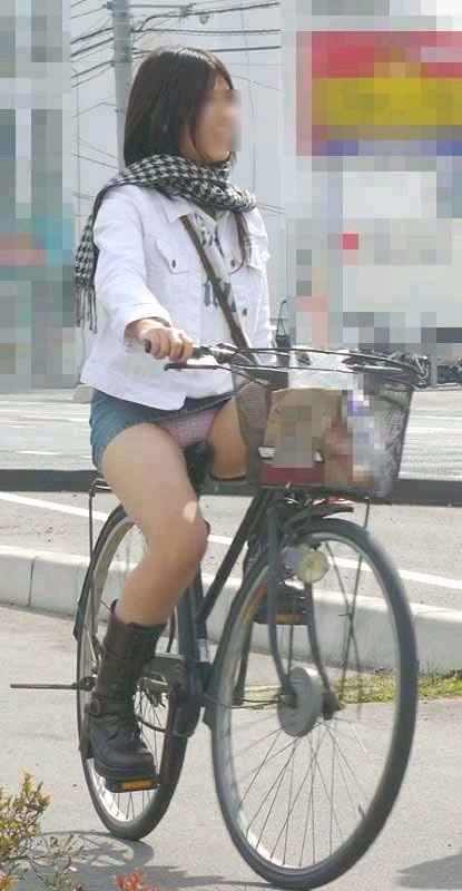 【自転車 パンチラ】サドルになって、マ○コちゃんとスリスリしてぇ… (画像42枚)022