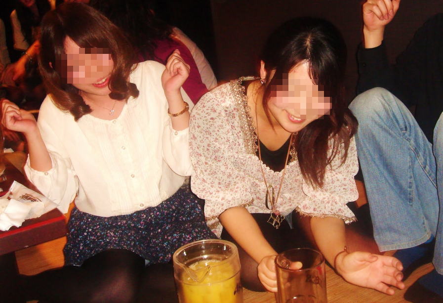 【飲み会 パンチラ】酔った勢いでスカートの中に顔を突っ込みてぇ… (画像81枚!!!)035