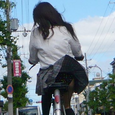 青春真っ盛りな女子高生の自転車パンチラをアホ面で盗撮したったpart3 (22枚)016