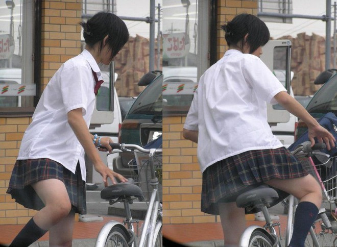 青春真っ盛りな女子高生の自転車パンチラをアホ面で盗撮したったpart4【駐輪場編】015