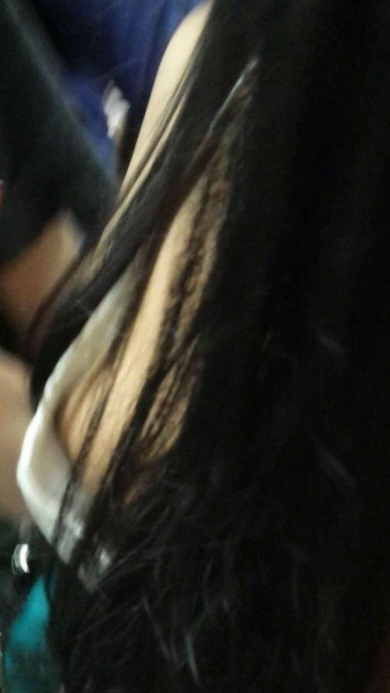 おっぱい丸見え 盗撮エロ画像！胸チラから乳首が見えているものを厳選したぜ!!021