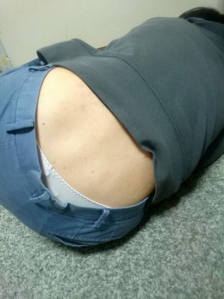 ハミパン 盗撮画像!腰や股の間から出てるパンツに大興奮♡じ~っくりと眺めていたいぜ!!022