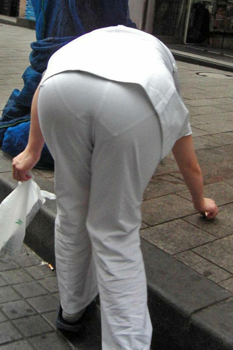 熟女 パン線盗撮画像だぜ！エロい巨尻のパンティライン♡ケツ好きにはたまんねーな(´∀｀)007枚目