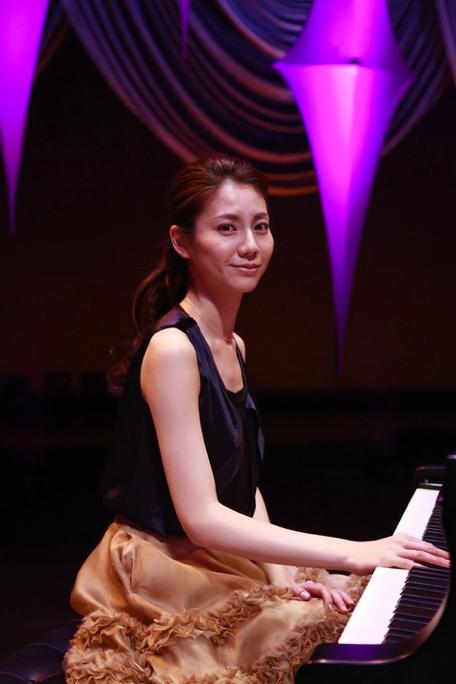 松下奈緒 パンチラがエロいぜ!ゲゲゲの女房で一躍人気となったお宝画像をご覧ください♡036