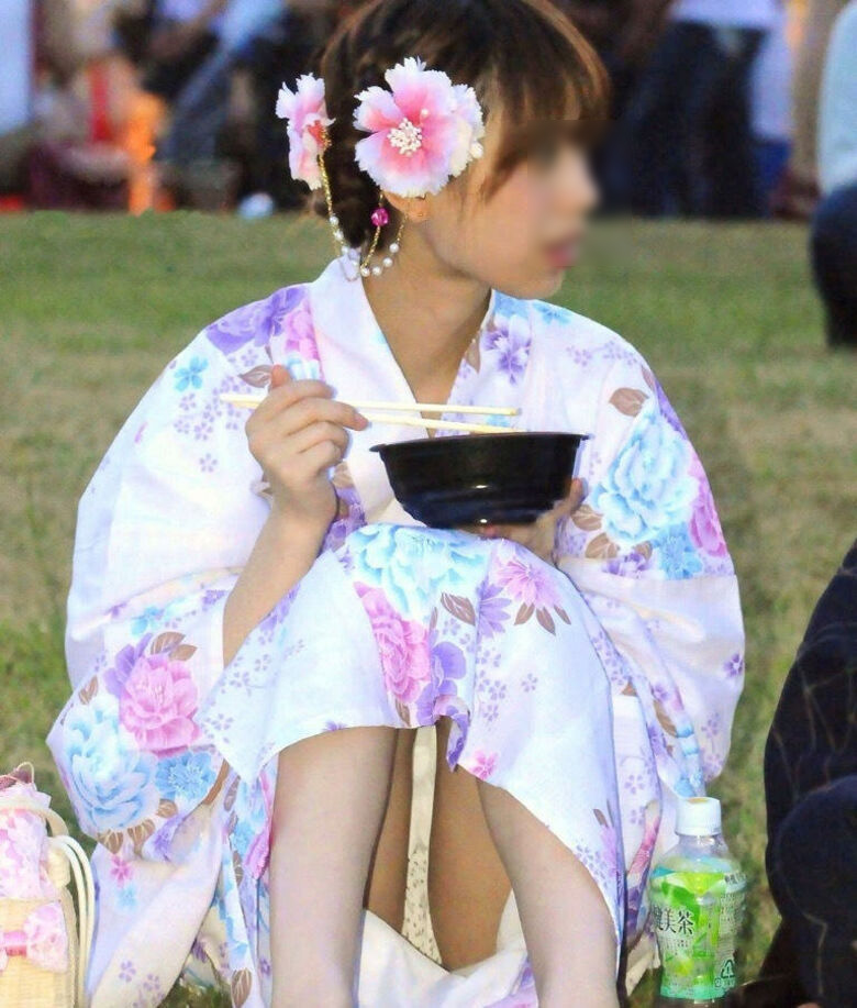 花火大会パンチラ エロ画像005