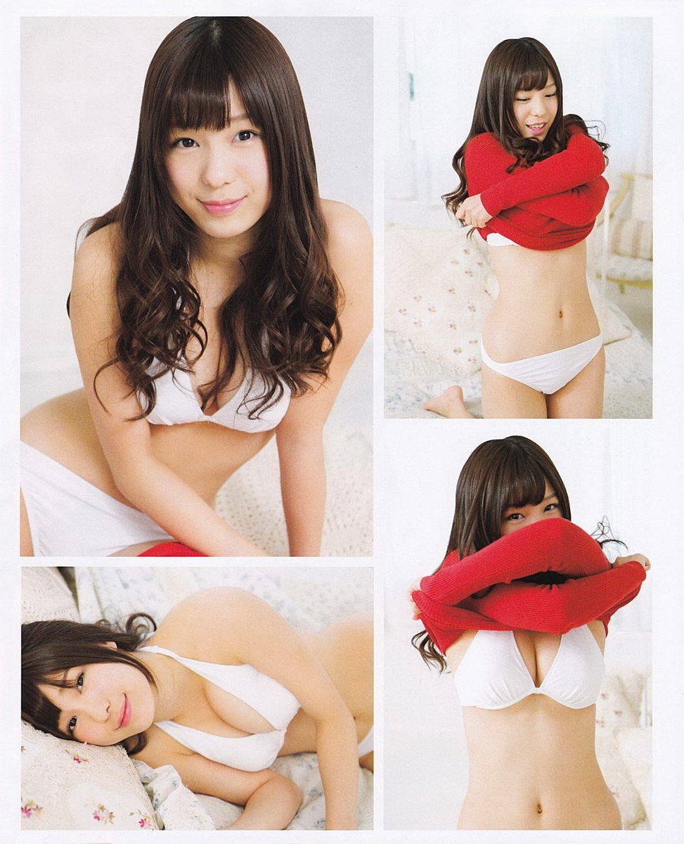 AKB48の小嶋菜月が脚を掻きながら股を開いてパンチラ011