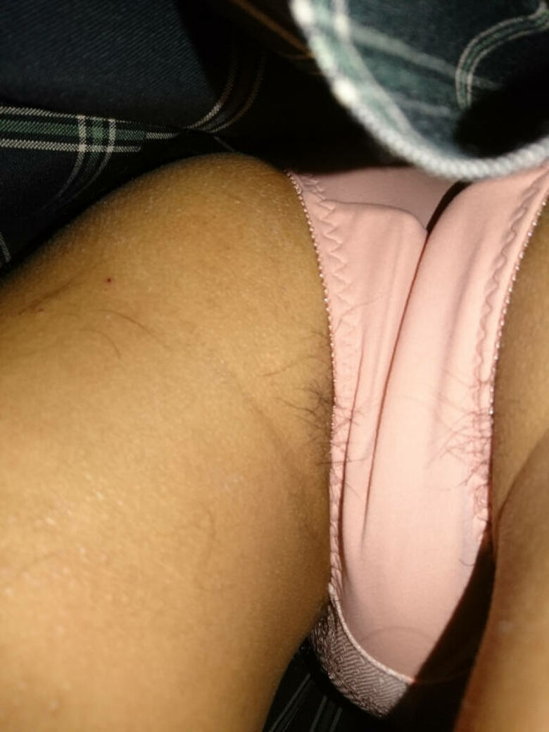 ハミ毛 パンチラ画像!エロい女子のマン毛にパンツ♡収まらない陰毛たちをまとめてみたぜ!!017