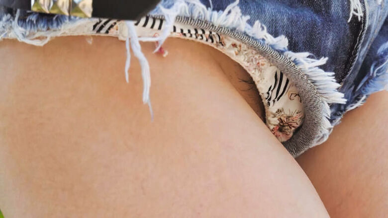 ハミ毛 パンチラ画像!エロい女子のマン毛にパンツ♡収まらない陰毛たちをまとめてみたぜ!!055