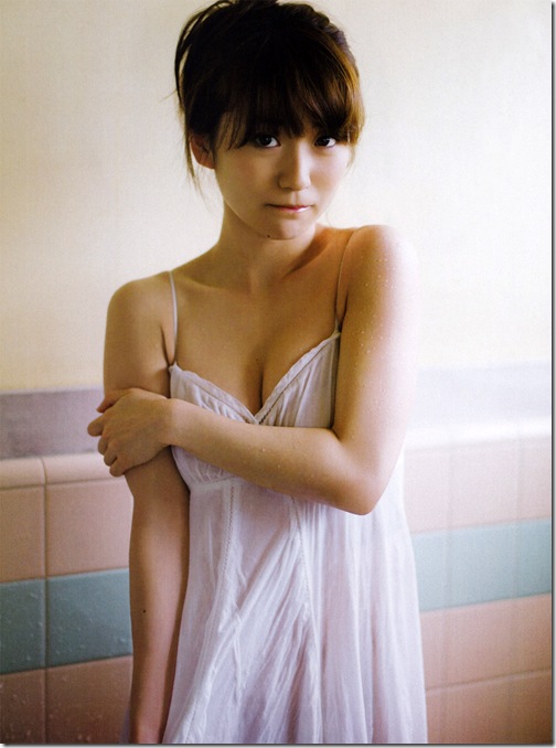 【胸チラ】AKBG乳メンのちんこピンコ勃ち谷間エロ画像087