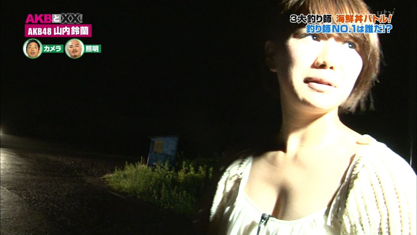 【胸チラ】AKBG乳メンのちんこピンコ勃ち谷間エロ画像089