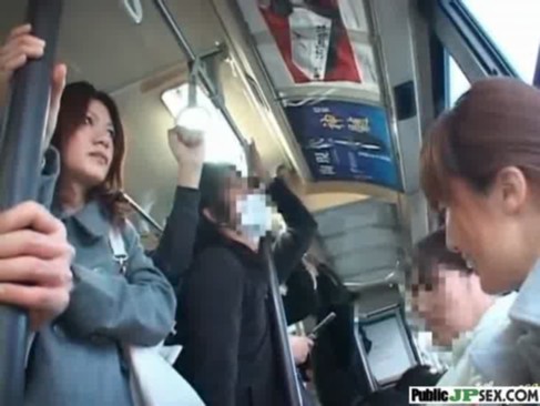 美人OLが電車で痴漢されて盗撮までされてしまったパンチラ動画011