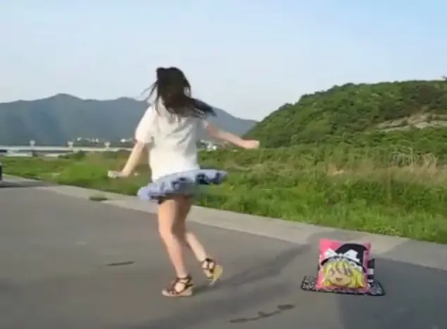素人さんたちが踊ってみまくってみました004