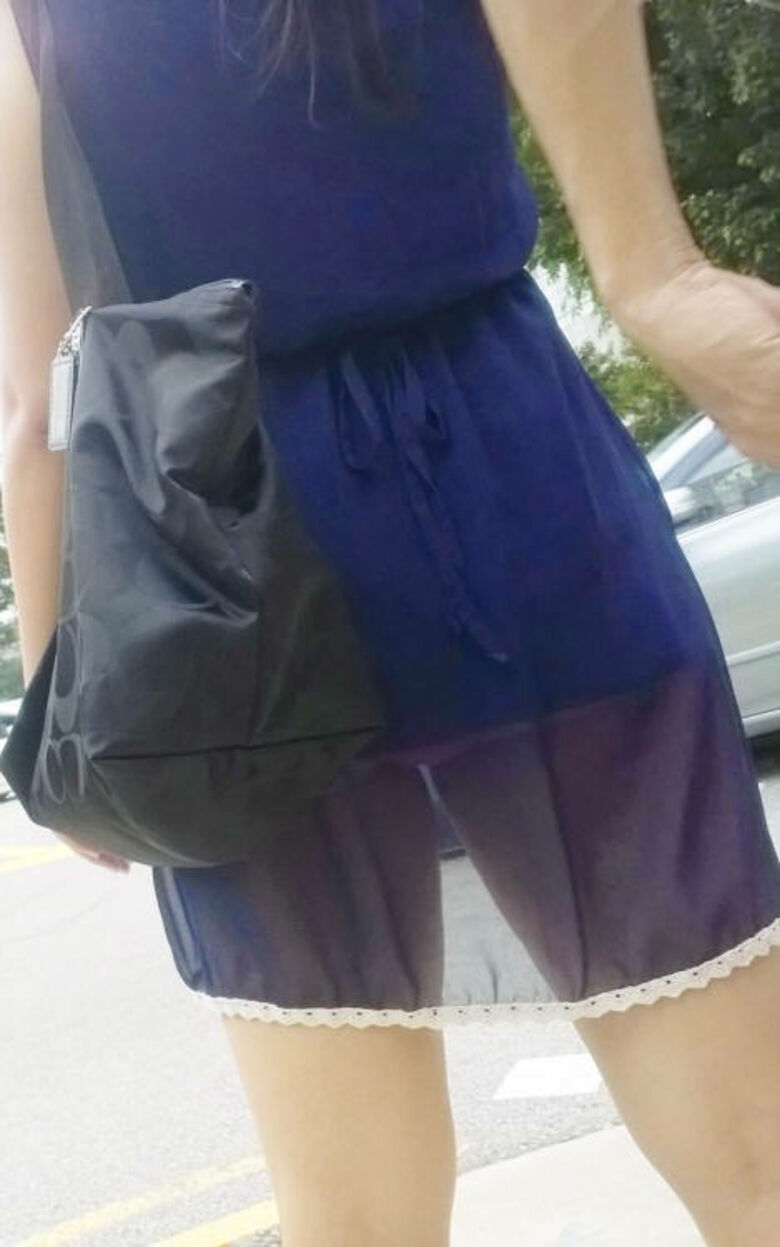 ぱんちら画像71枚!素人のミニスカートからモロに見えてるパンツや太ももをまとめみたよ!!066枚目
