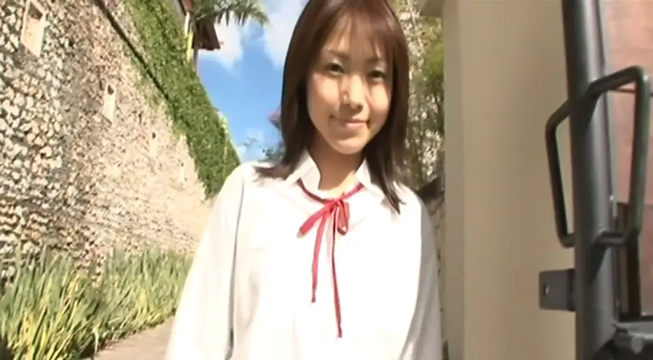 S級美少女女子校生が少しずつ脱いでイク動画001