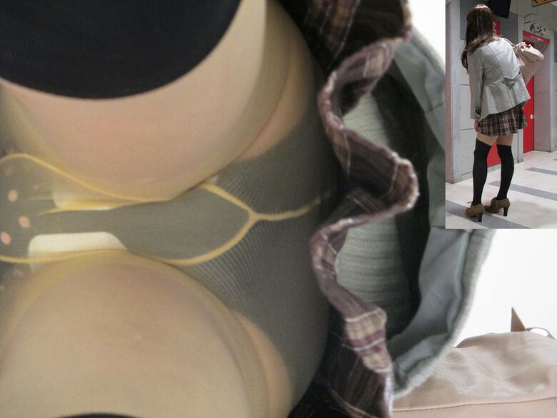 パンチラが抜ける逆さ撮り盗撮エロ動画像Vol.69_011枚目