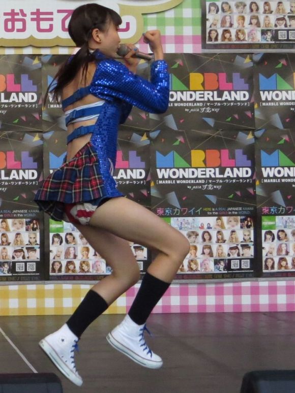 アイドル パンチラ画像!ご当地アイドルのパンツが丸見え♡これ狙ってるよね??014
