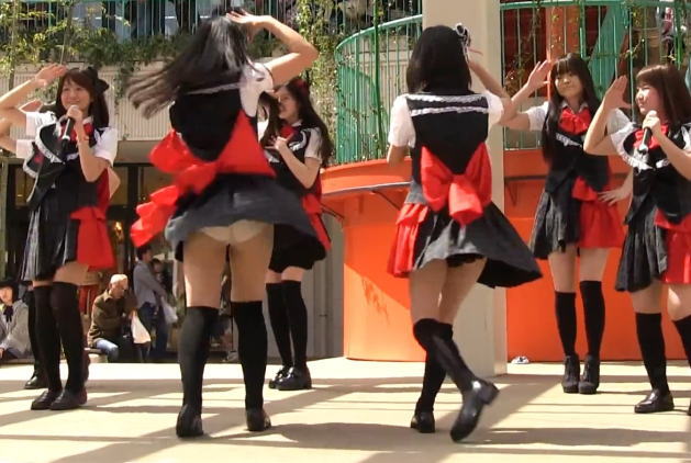 アイドル パンチラ画像!ご当地アイドルのパンツが丸見え♡これ狙ってるよね??017