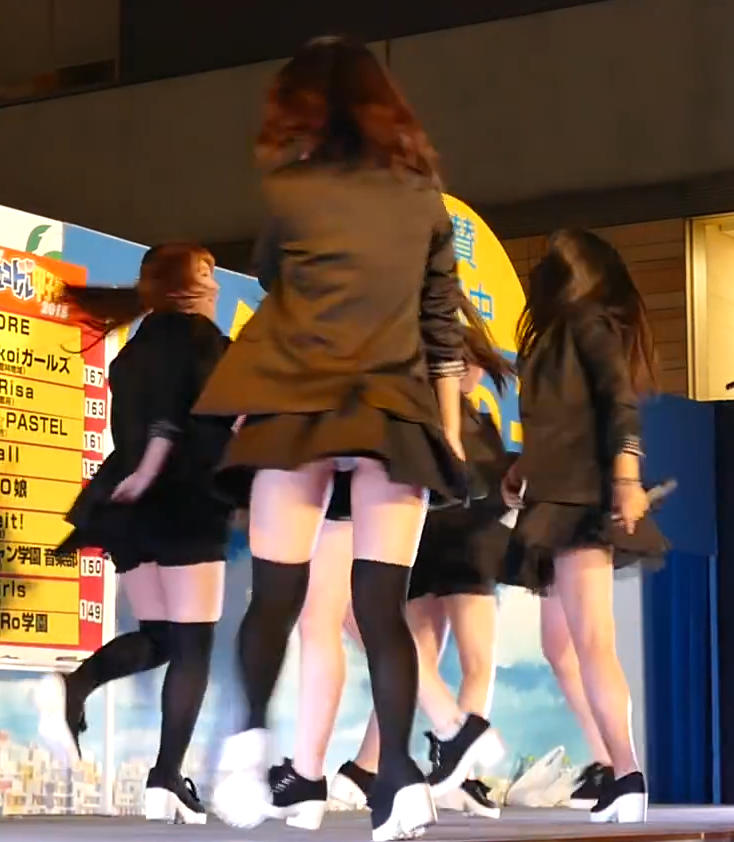 アイドル パンチラ画像!ご当地アイドルのパンツが丸見え♡これ狙ってるよね??023