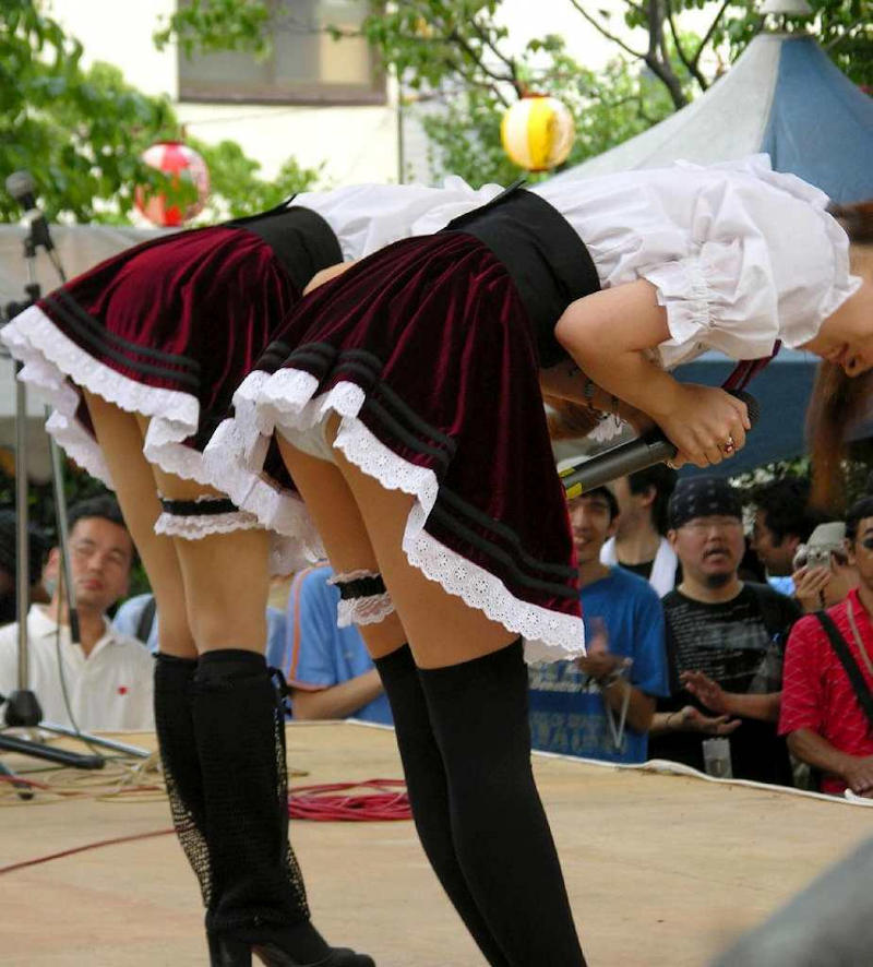 アイドル パンチラ画像!ご当地アイドルのパンツがモロに見えちゃってます♡002