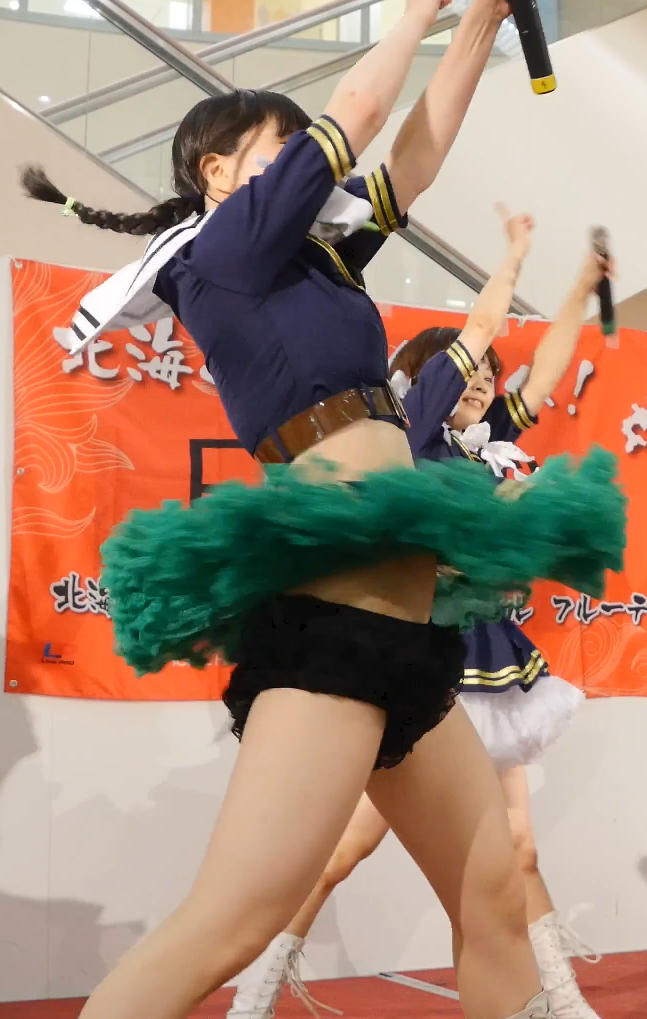 アイドル パンチラ画像!ご当地アイドルのパンツがモロに見えちゃってます♡003