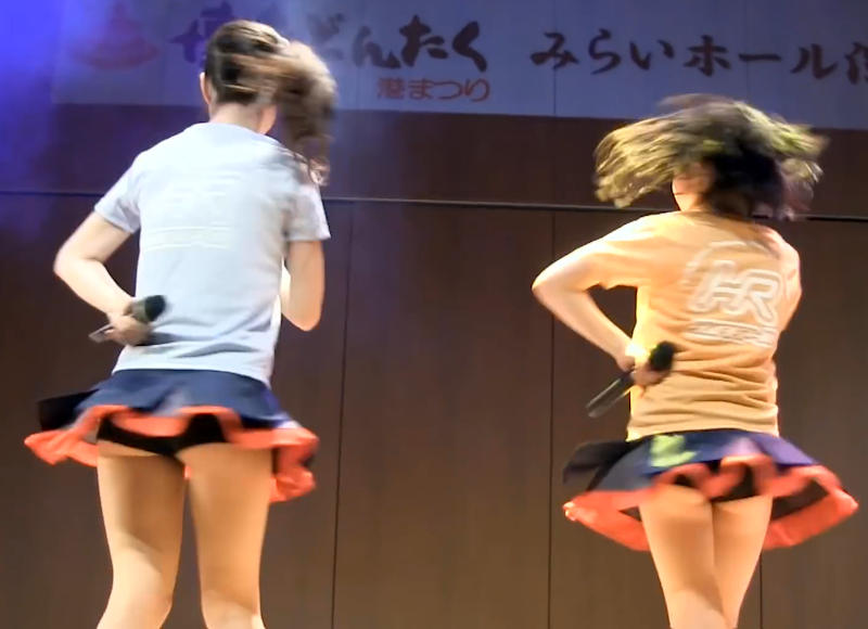 アイドル パンチラ画像!ご当地アイドルのパンツがモロに見えちゃってます♡008