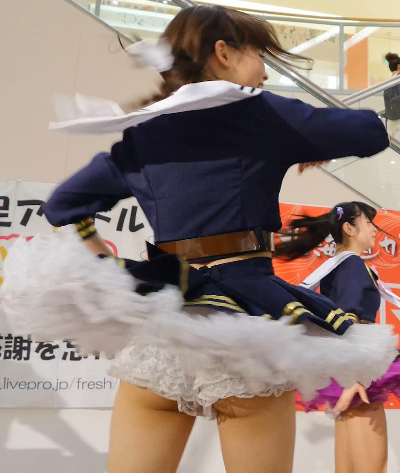 アイドル パンチラ画像!ご当地アイドルのパンツがモロに見えちゃってます♡013