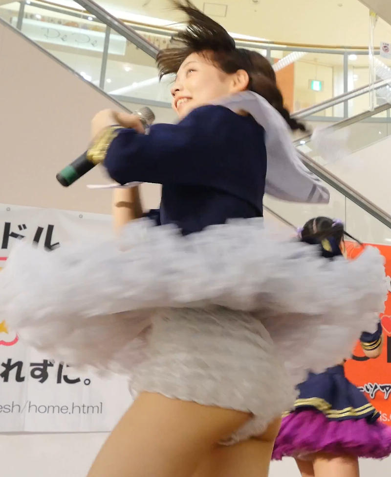 アイドル パンチラ画像!ご当地アイドルのパンツがモロに見えちゃってます♡014