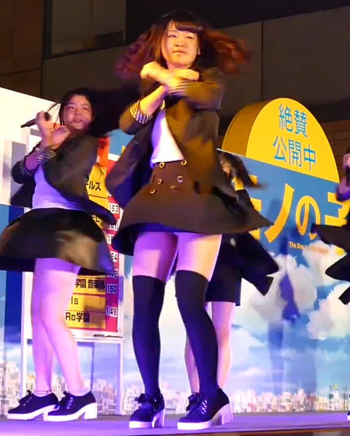 アイドル パンチラ画像!ご当地アイドルのパンツがモロに見えちゃってます♡026