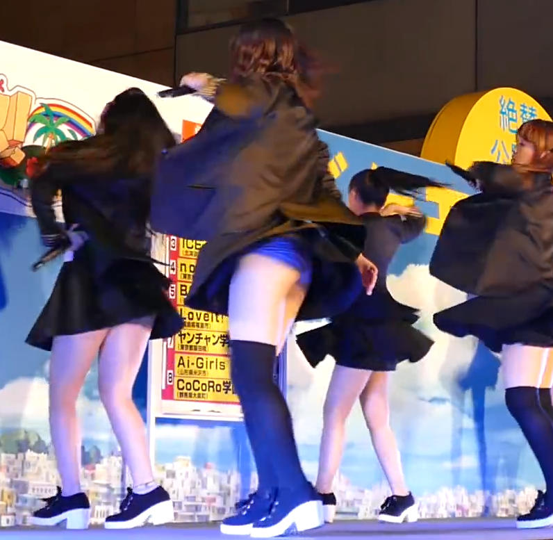 アイドル パンチラ画像!ご当地アイドルのパンツがモロに見えちゃってます♡027