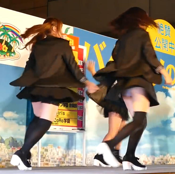 アイドル パンチラ画像!ご当地アイドルのパンツがモロに見えちゃってます♡031