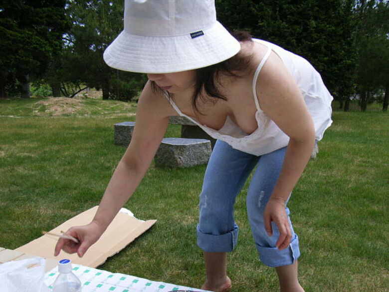 おっぱいポロリ エロ画像!盗撮・流出で露になった素人女性たちの乳首たち💕大量にまとめてみたぜ!!028